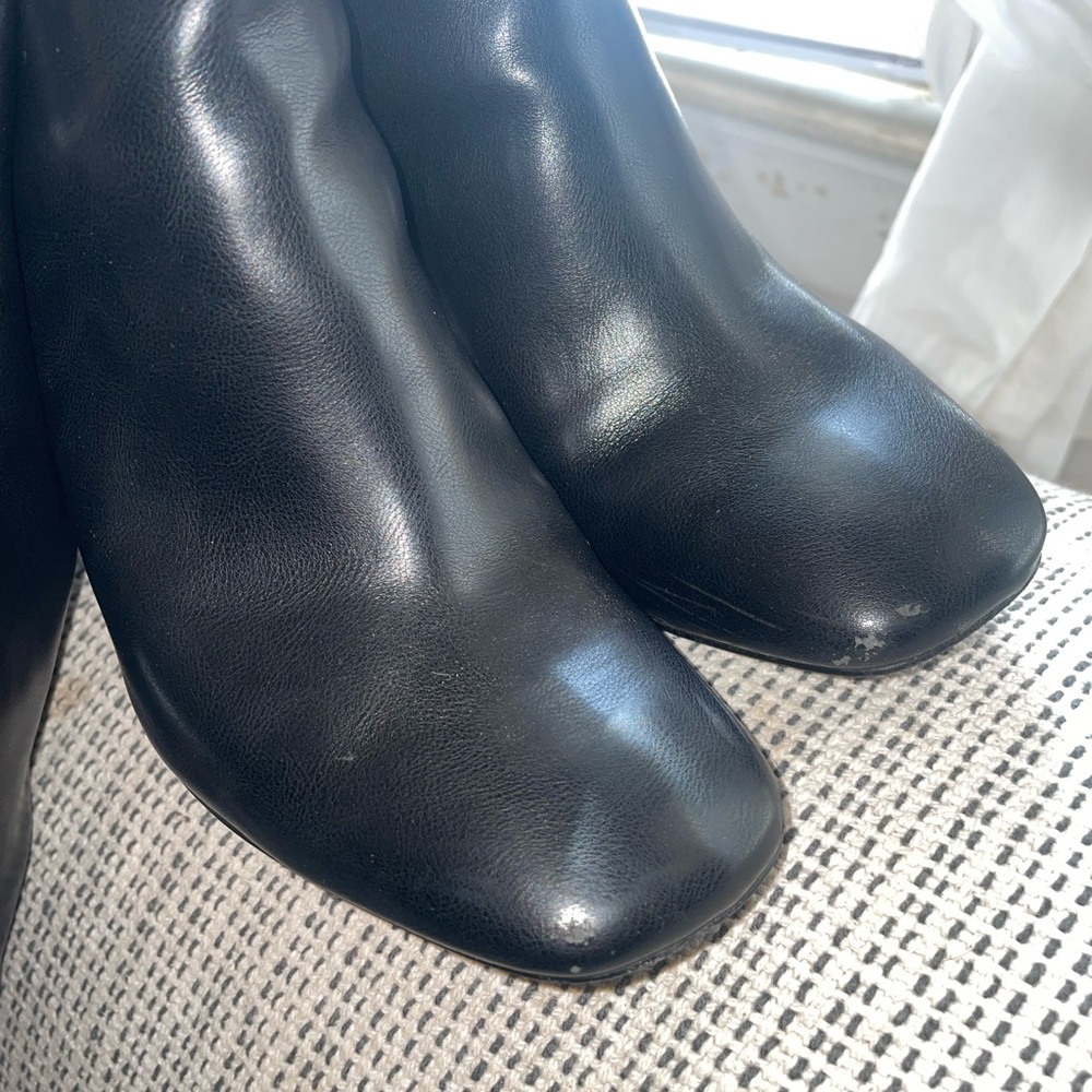 Black Knee-High Leather Boots - Picture 4 of 10